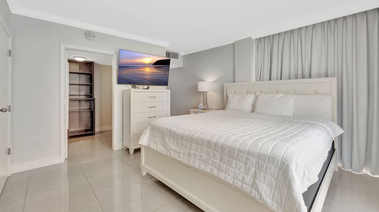 Ocean Manor Resort Suite