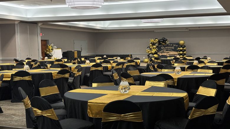 <b>Holiday Inn Lumberton North Ballroom</b>. Images powered by <a href="https://www.leonardoworldwide.com/" title="Leonardo Worldwide" target="_blank">Leonardo</a>.