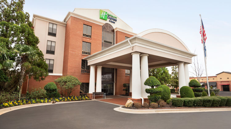 Holiday Inn Express Hotel & Suites Exterior