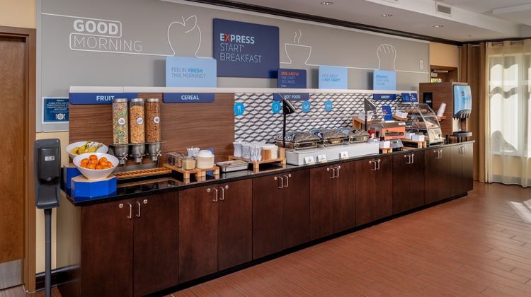 Holiday Inn Express & Suites Lebanon Restaurant