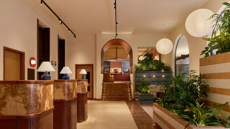 <b>Sir Devonshire Square Lobby</b>. Images powered by <a href="https://www.leonardoworldwide.com/" title="Leonardo Worldwide" target="_blank">Leonardo</a>.