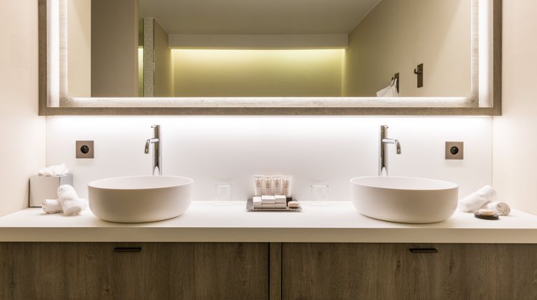 <b>Hotel la Reserve Suite</b>. Images powered by <a href="https://www.leonardoworldwide.com/" title="Leonardo Worldwide" target="_blank">Leonardo</a>.