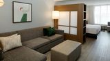Holiday Inn & Suites Montreal Airport Room