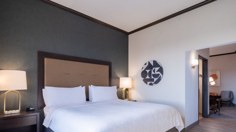 <b>Holiday Inn Hotel & Suites Suite</b>. Images powered by <a href="https://www.leonardoworldwide.com/" title="Leonardo Worldwide" target="_blank">Leonardo</a>.