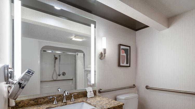 Holiday Inn Hotel & Suites Room