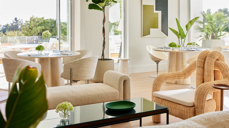 Vouliagmeni Suites Lobby