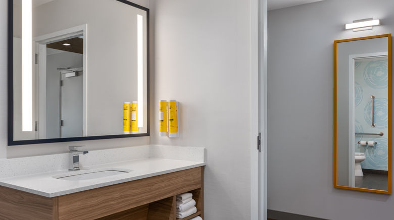 <b>Tru by Hilton Battle Creek Room</b>. Images powered by <a href="https://www.leonardoworldwide.com/" title="Leonardo Worldwide" target="_blank">Leonardo</a>.