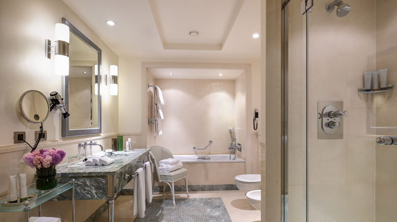 <b>Rocco Forte Hotel Amigo Room</b>. Images powered by <a href="https://www.leonardoworldwide.com/" title="Leonardo Worldwide" target="_blank">Leonardo</a>.