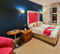 Oaklands Hall Room