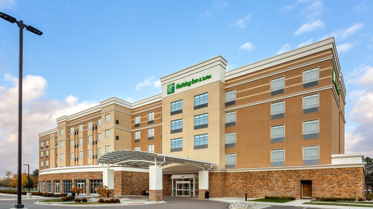 Holiday Inn & Suites Detroit-Troy Exterior