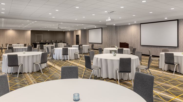 Holiday Inn & Suites Detroit-Troy Ballroom