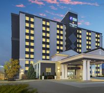 Holiday Inn Express/Suites Chatham South Exterior