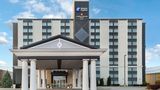 Holiday Inn Express/Suites Chatham South Exterior