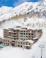 Snowpine Lodge