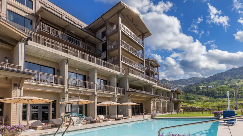 <b>Snowpine Lodge Exterior</b>. Images powered by <a href="https://www.leonardoworldwide.com/" title="Leonardo Worldwide" target="_blank">Leonardo</a>.