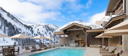 Snowpine Lodge Exterior