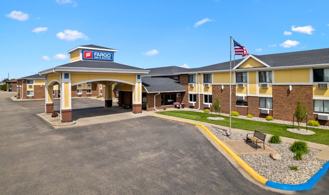 Fargo Inn & Suites Exterior