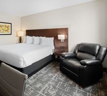 Fargo Inn & Suites Room
