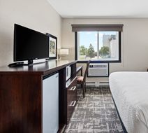 Fargo Inn & Suites Room