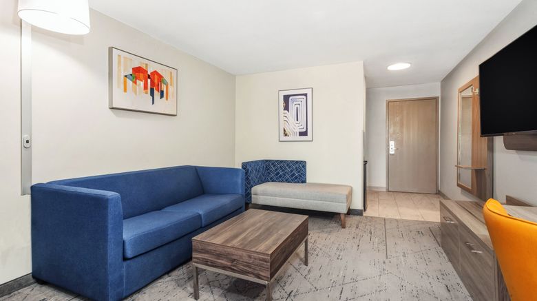 <b>Holiday Inn Express & Suites Suite</b>. Images powered by <a href="https://www.leonardoworldwide.com/" title="Leonardo Worldwide" target="_blank">Leonardo</a>.
