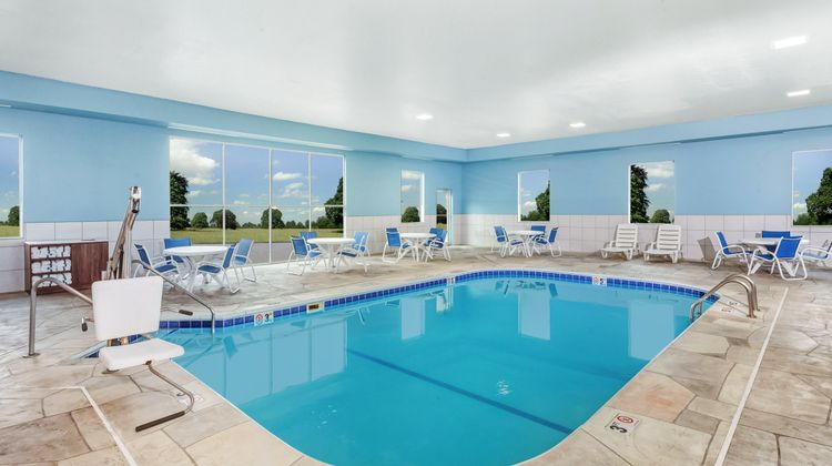 Holiday Inn Express & Suites Pool