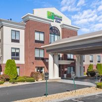 Holiday Inn Express Hotel & Suites