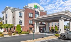 Holiday Inn Express Hotel & Suites