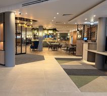 Holiday Inn London Luton North Exterior