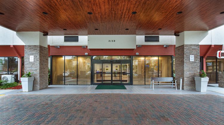 Holiday Inn Atlanta Northlake Exterior