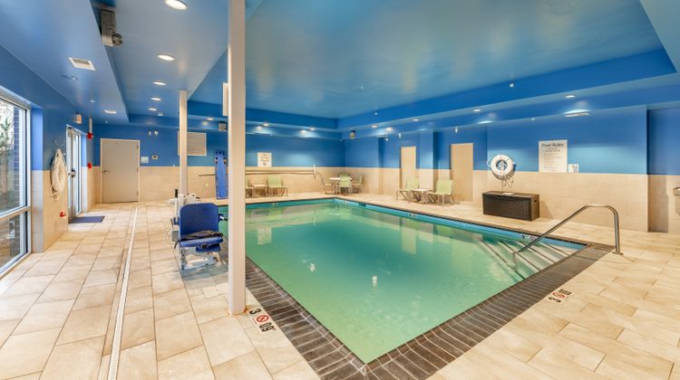 Holiday Inn Express/Sts Nashville North Pool