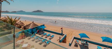 Garner Hotel Mazatlan Beach Exterior