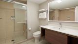 Holiday Inn & Suites Montreal Airport Room