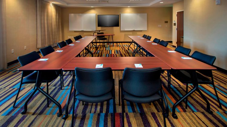 Fairfield Inn & Suites Carrier Circle Meeting