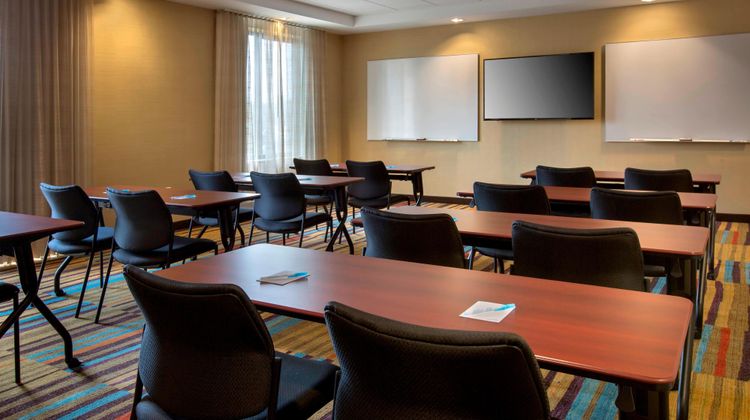 Fairfield Inn & Suites Carrier Circle Meeting