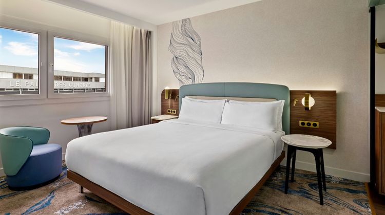 Le Meridien Etoile Room