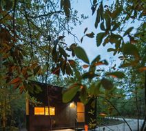 Postcard Cabins Gilchrest Sprin Exterior