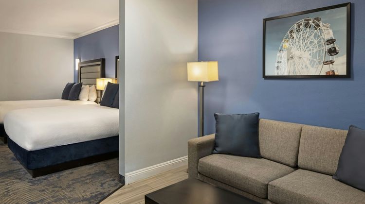 City Express by Marriott Manhattan Beach Suite