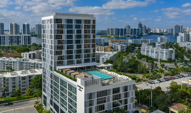 Residence Inn Miami Sunny Isles Beach Exterior