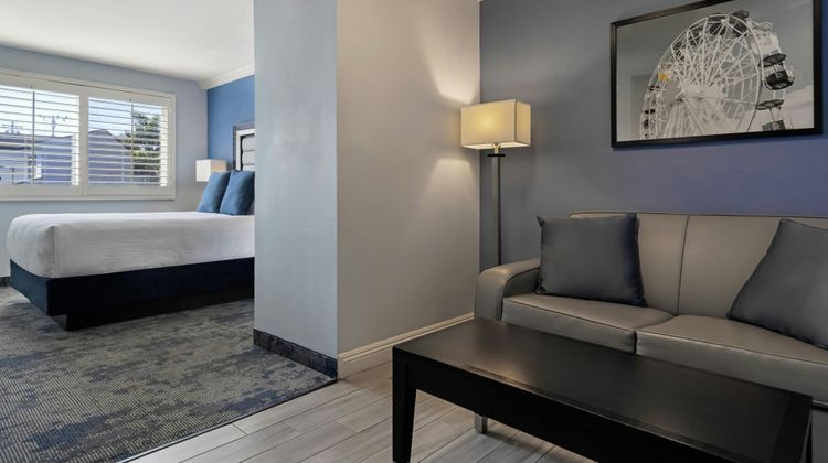 City Express by Marriott Manhattan Beach Suite