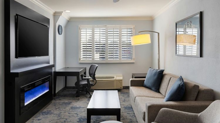 City Express by Marriott Manhattan Beach Room