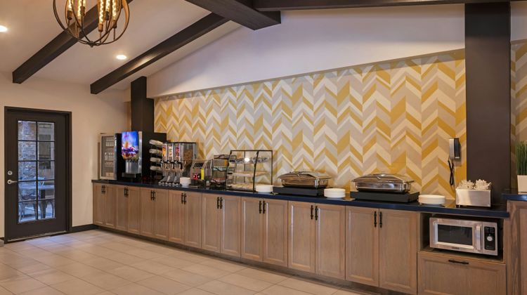 City Express by Marriott Manhattan Beach Restaurant