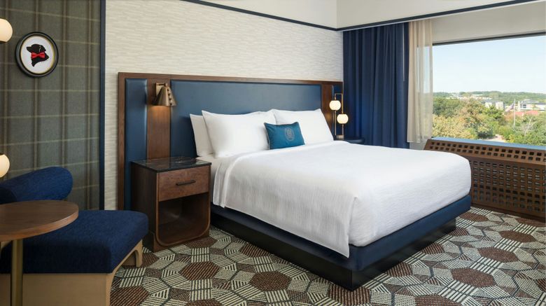 <b>The Mecklen Hotel, a Tribute Portfolio Hotel Room</b>. Images powered by <a href="https://www.leonardoworldwide.com/" title="Leonardo Worldwide" target="_blank">Leonardo</a>.