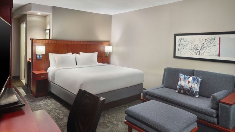 <b>Courtyard Birmingham Downtown at UAB Room</b>. Images powered by <a href="https://www.leonardoworldwide.com/" title="Leonardo Worldwide" target="_blank">Leonardo</a>.