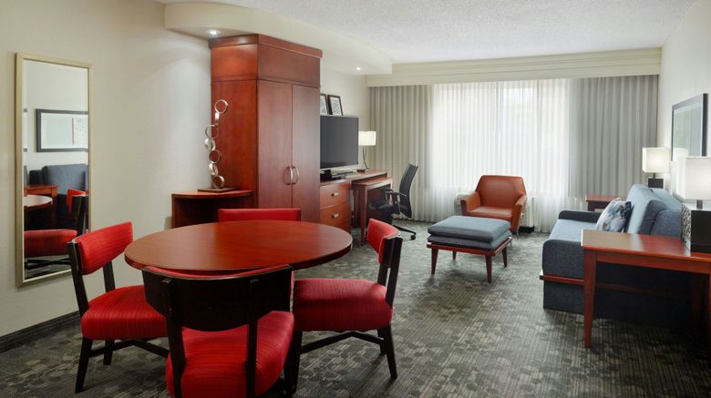 <b>Courtyard Birmingham Downtown at UAB Suite</b>. Images powered by <a href="https://www.leonardoworldwide.com/" title="Leonardo Worldwide" target="_blank">Leonardo</a>.