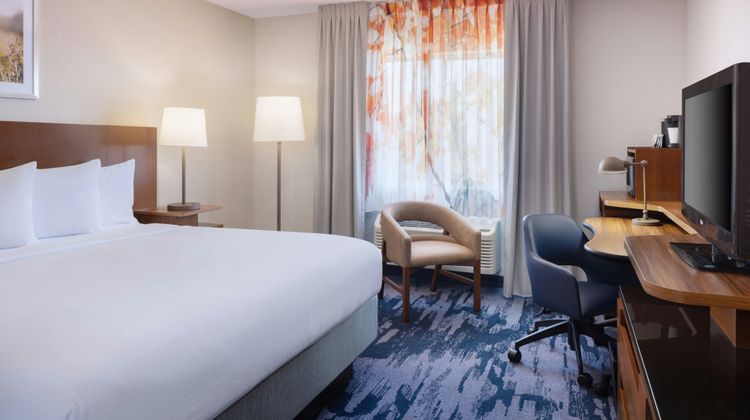 Fairfield Inn & Suites Jacksonville Arpt Suite