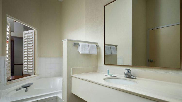 Fairfield Inn & Suites Indianapolis East Room