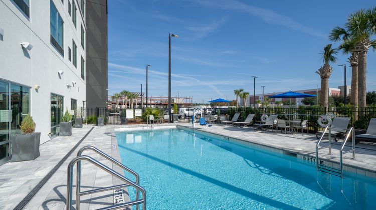 Holiday Inn Express & Suites-Eglin Area Pool