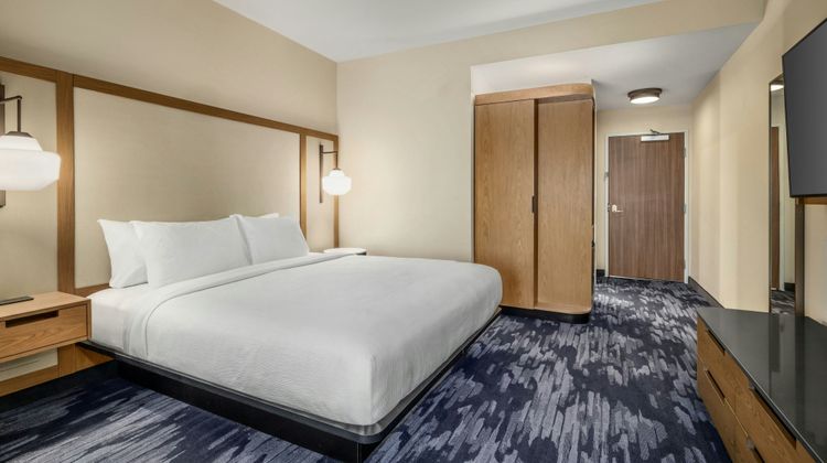 Fairfield Inn & Suites Medical Center Suite