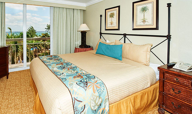 Palm Beach Shores Resort & Villas Room