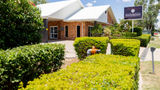 Emerald Maraboon Motor Inn Exterior